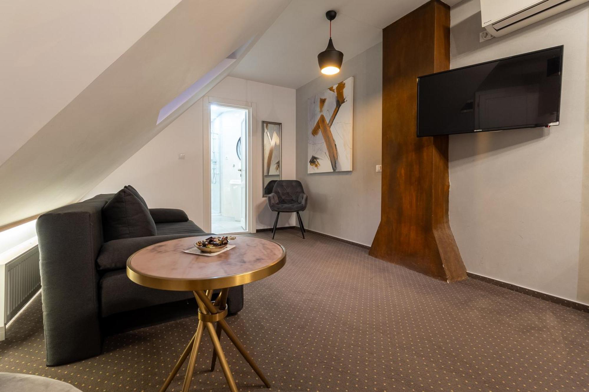 Lumiere House Sibiu Hotel Bagian luar foto